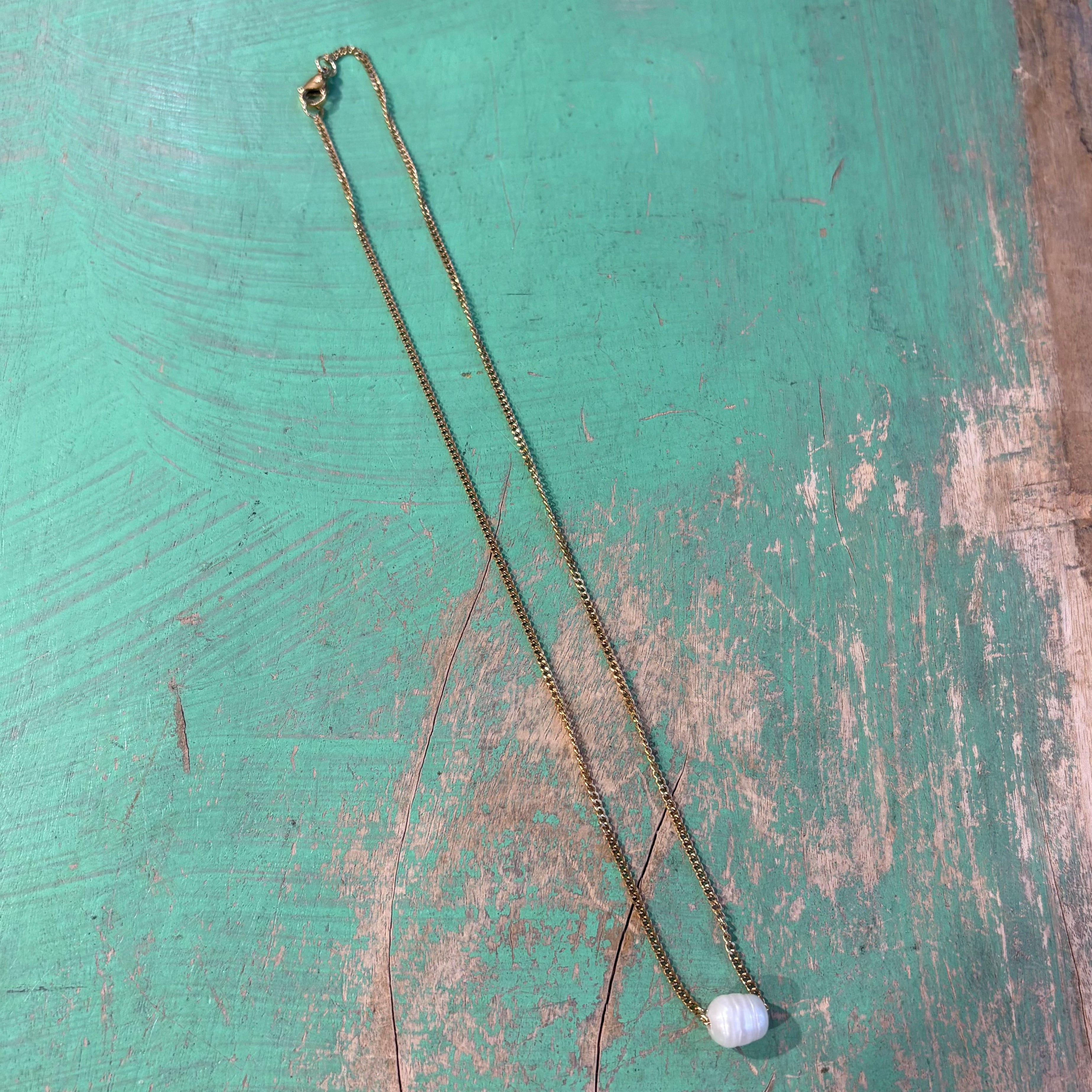 Simple Grace Pearl Necklace