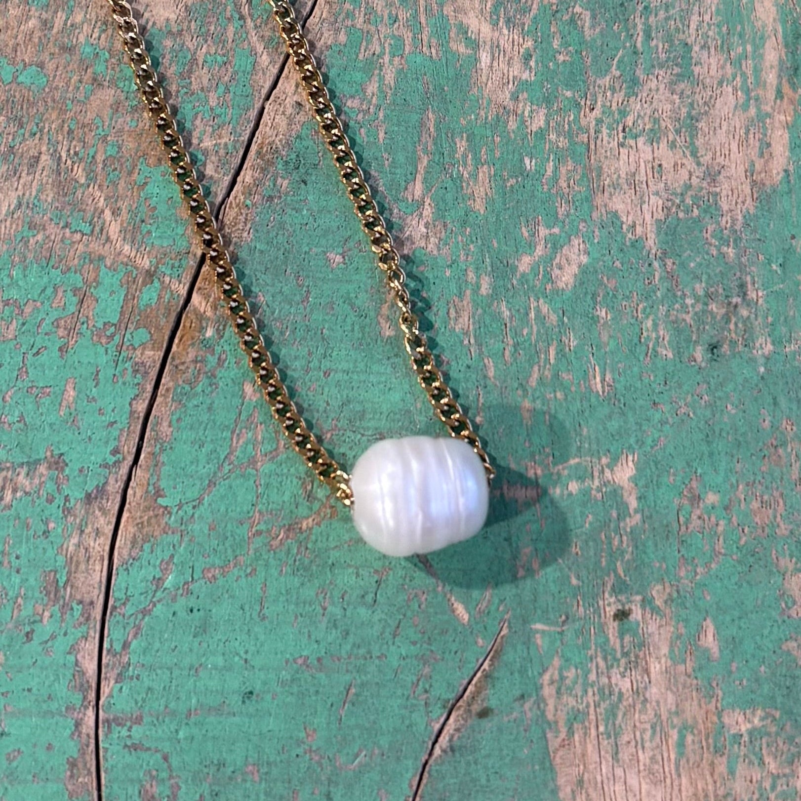 Simple Grace Pearl Necklace