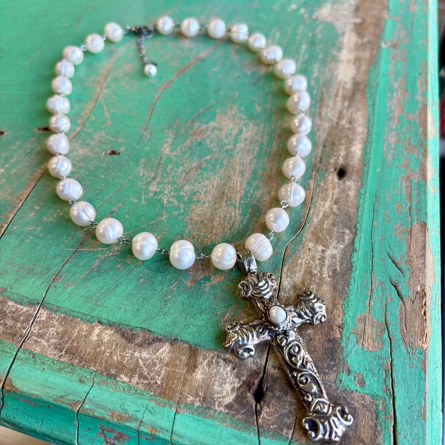 Hand Linked FW Pearl Necklace with Ornate Cross