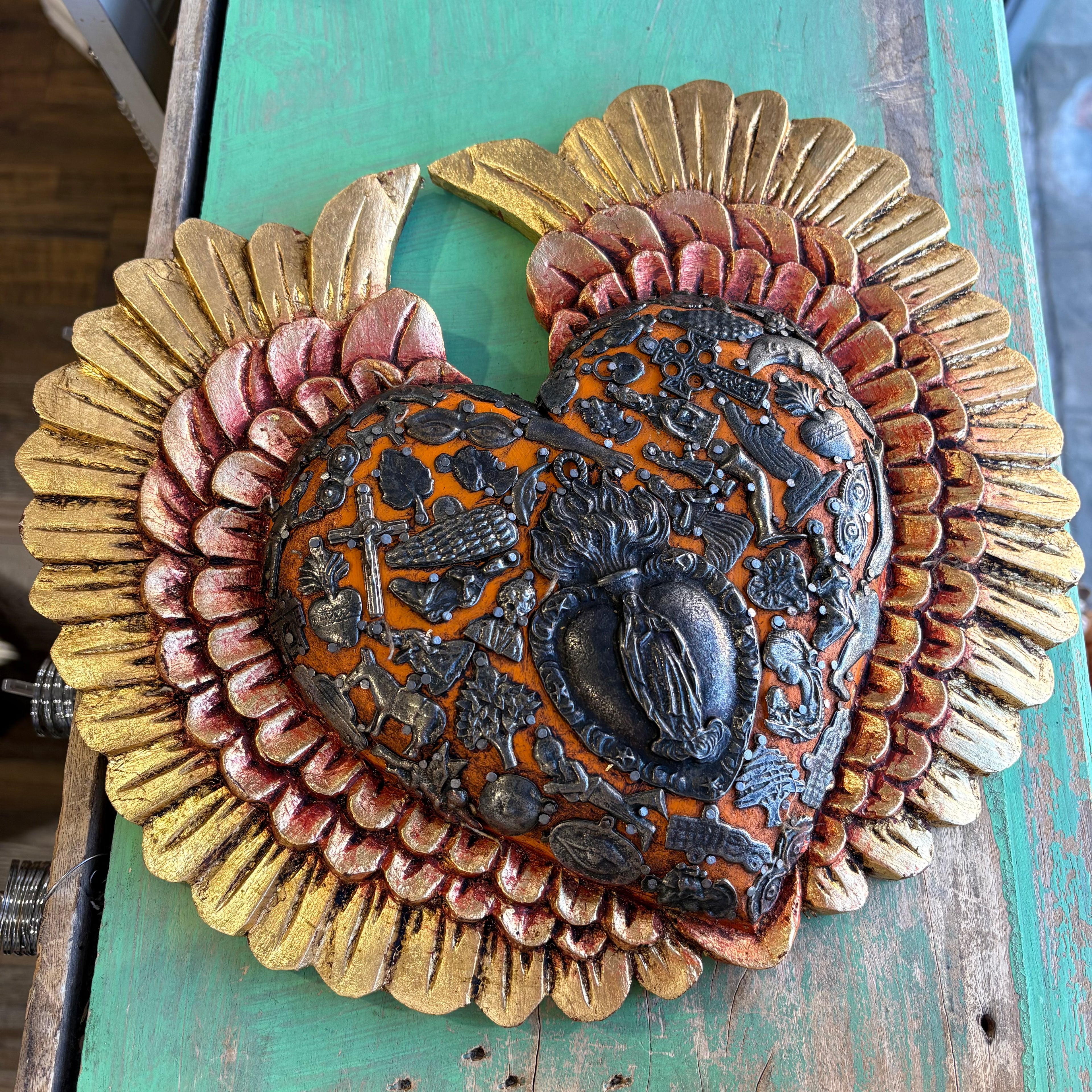 Milagros Corazon Round Wings