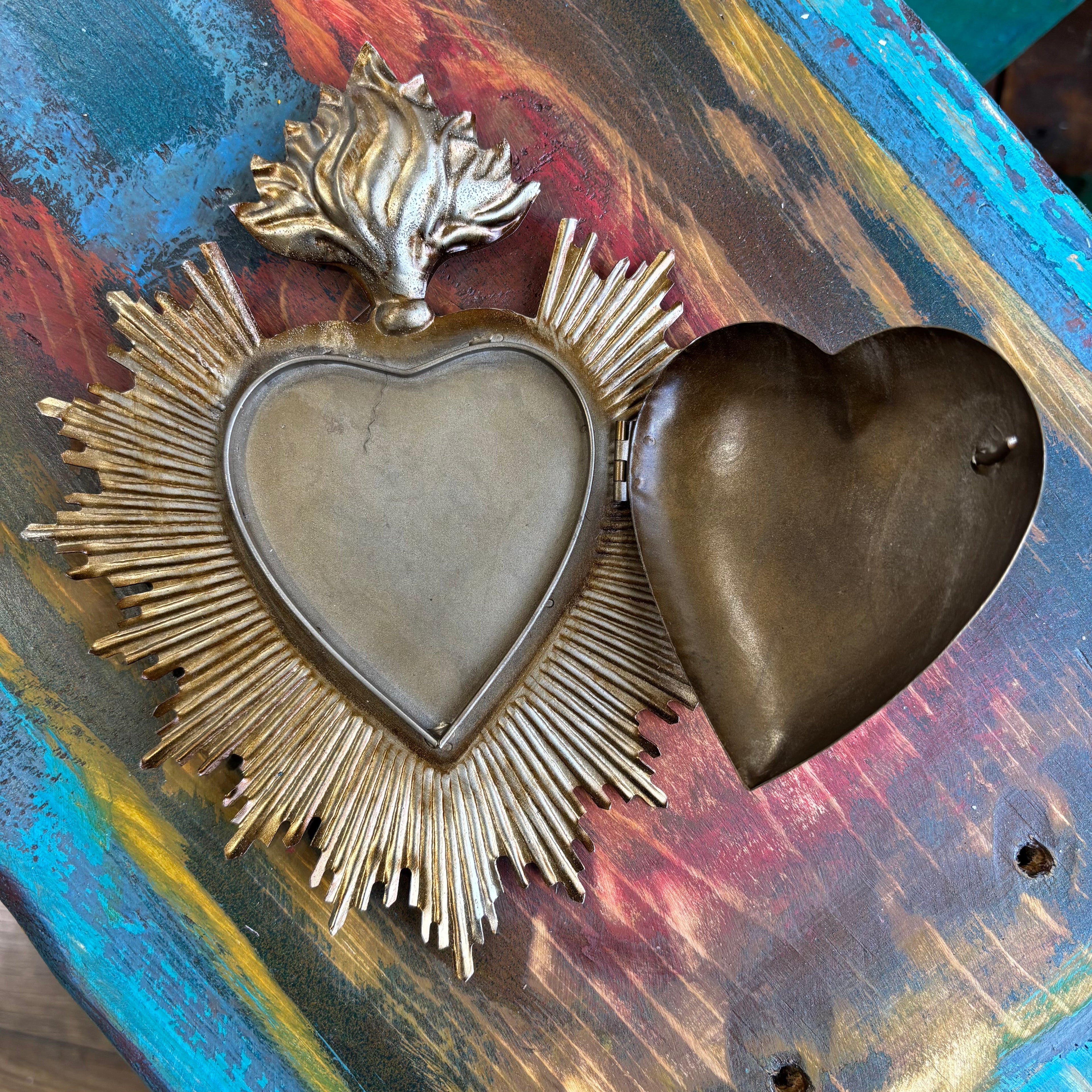 Flaming Sacred Heart 8" Box