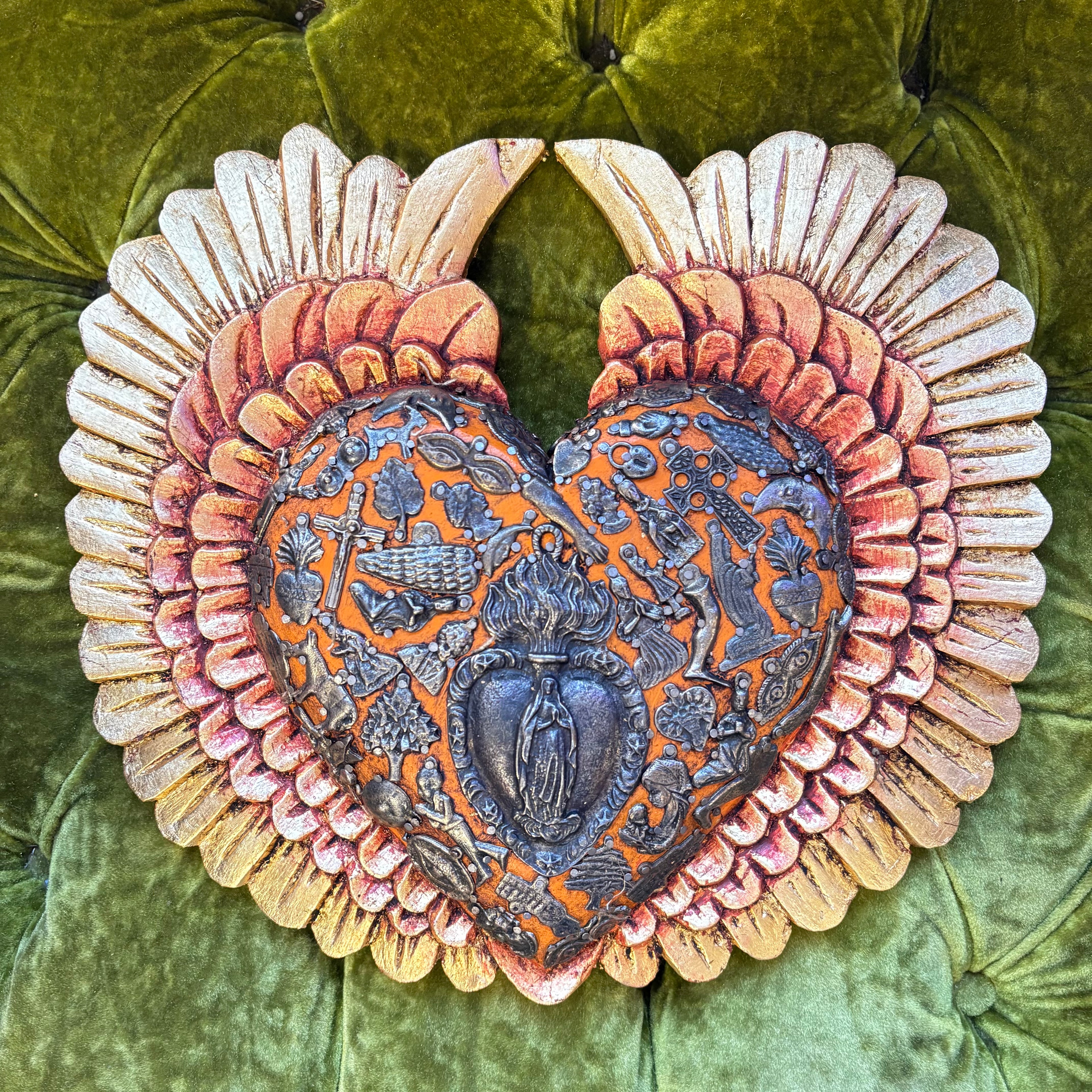 Milagros Corazon Round Wings