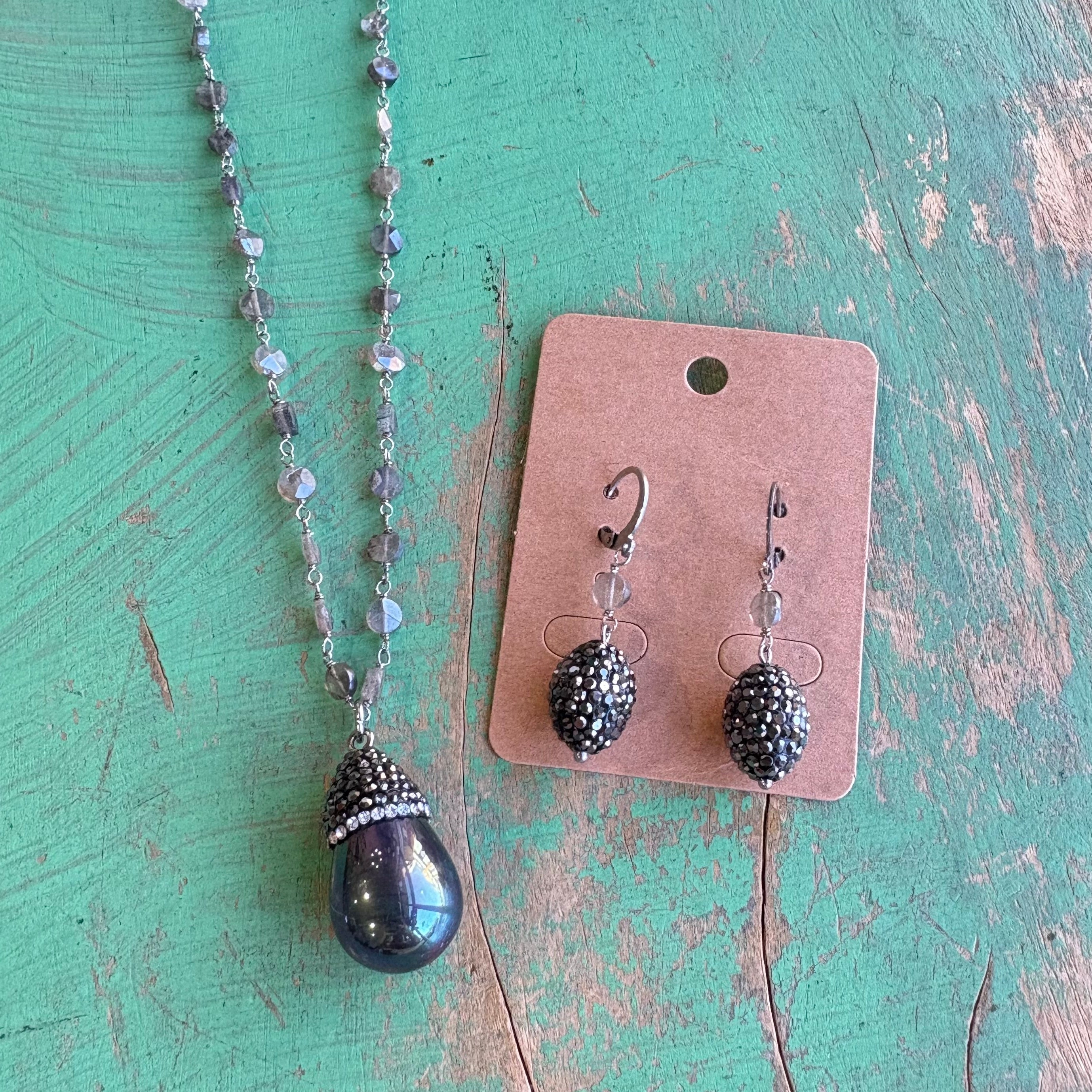 Radiant Grace Labradorite And Shell Pearl Teardrop Necklace