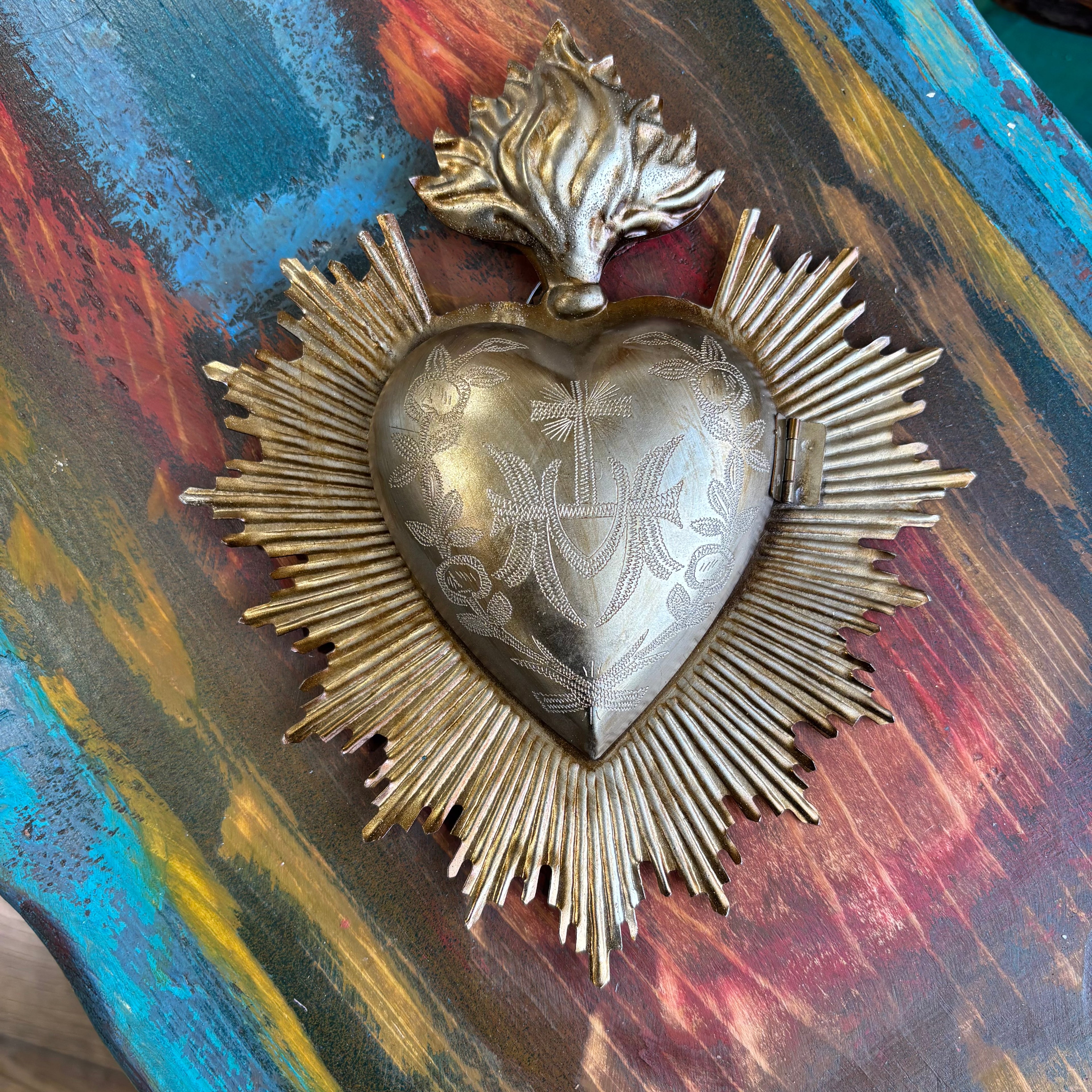 Flaming Sacred Heart 8" Box