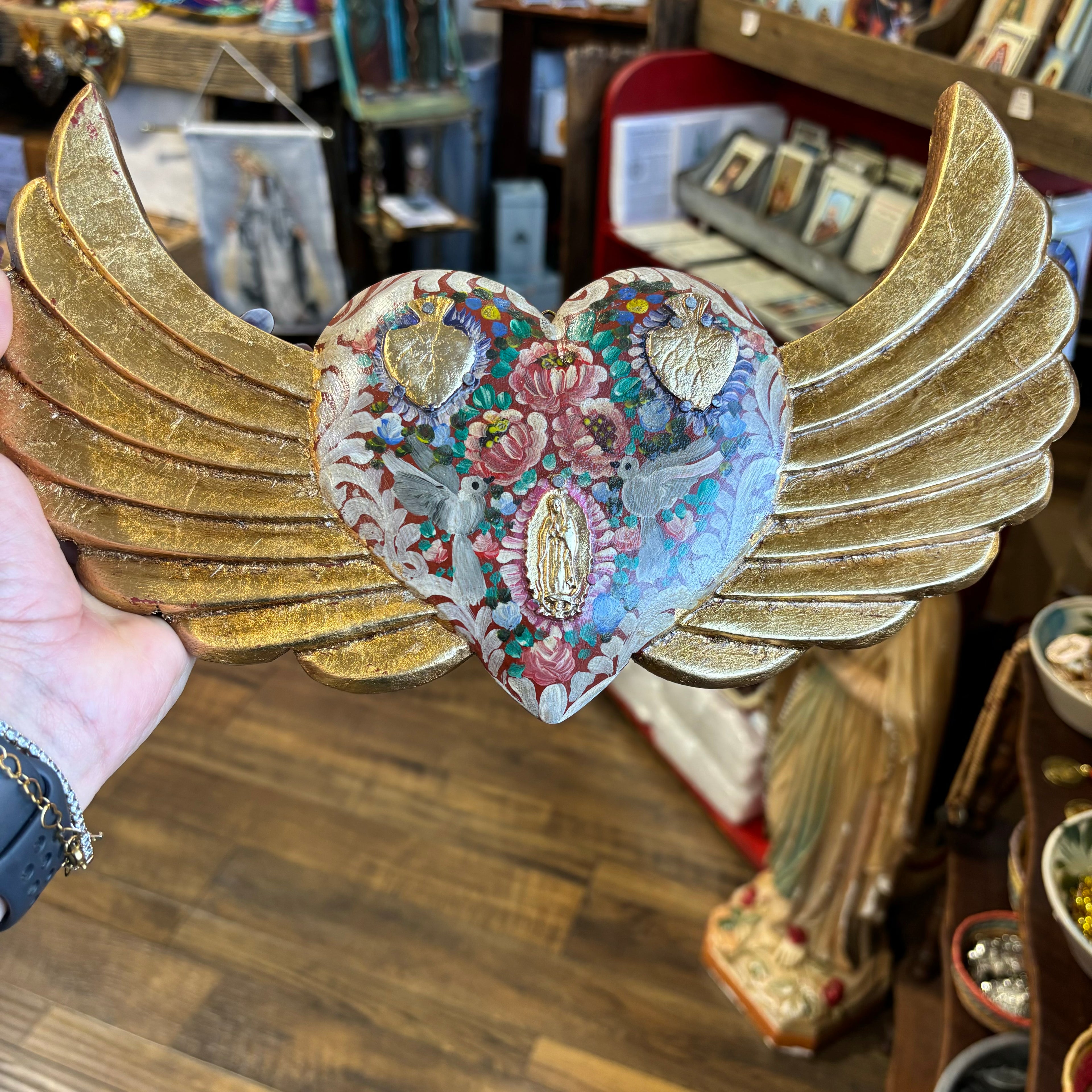 Paloma Milagros Corazon with Fan Wings