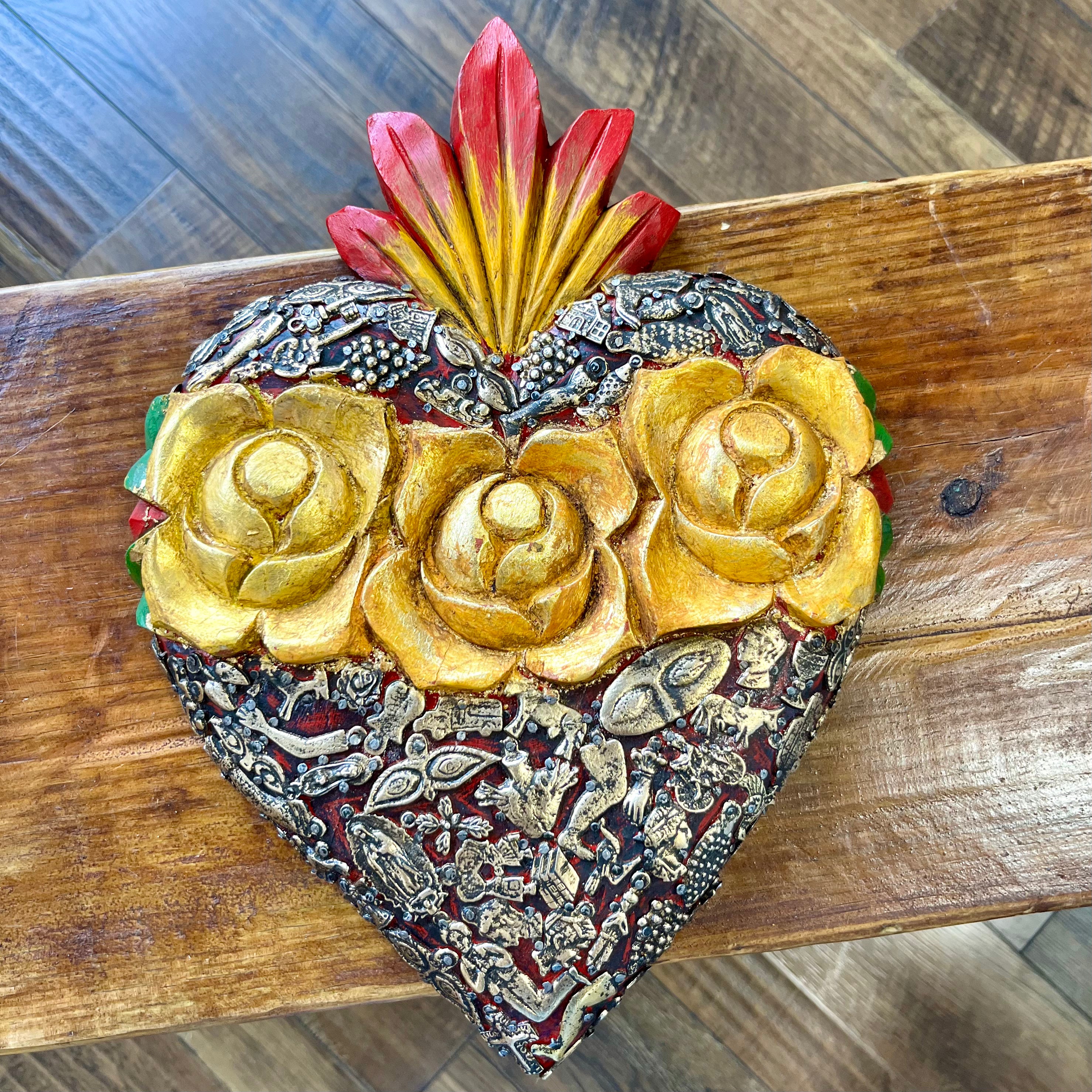 Milagros Corazon with Three Roses