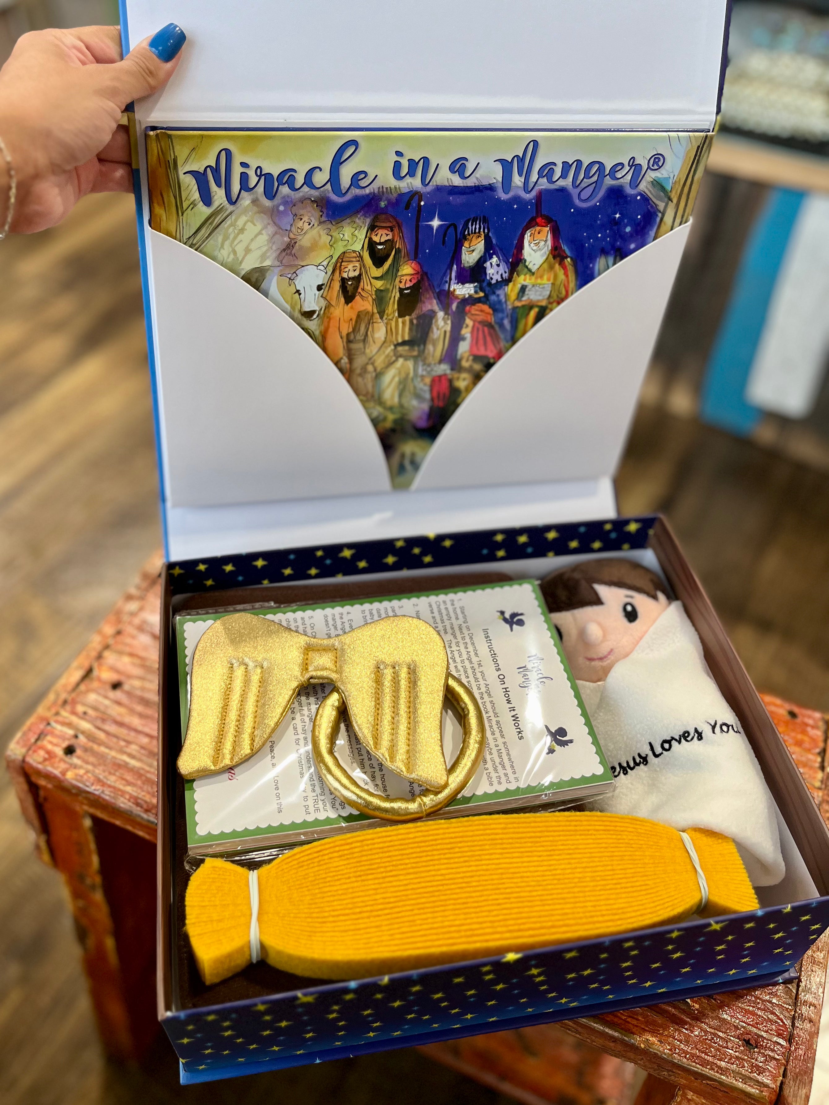 Miracle In A Manger Plush Set