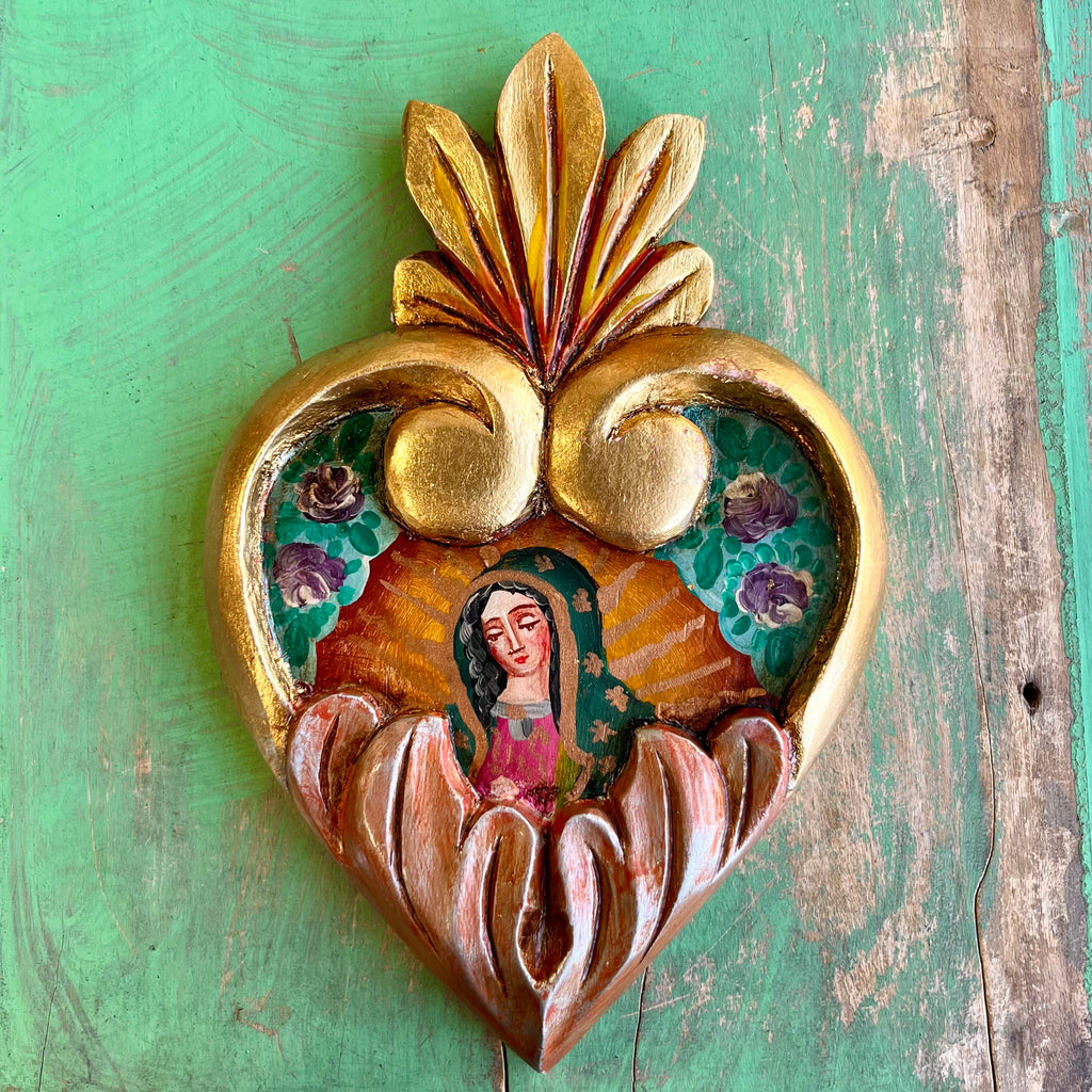 Corazon Huecorio Con Hoja