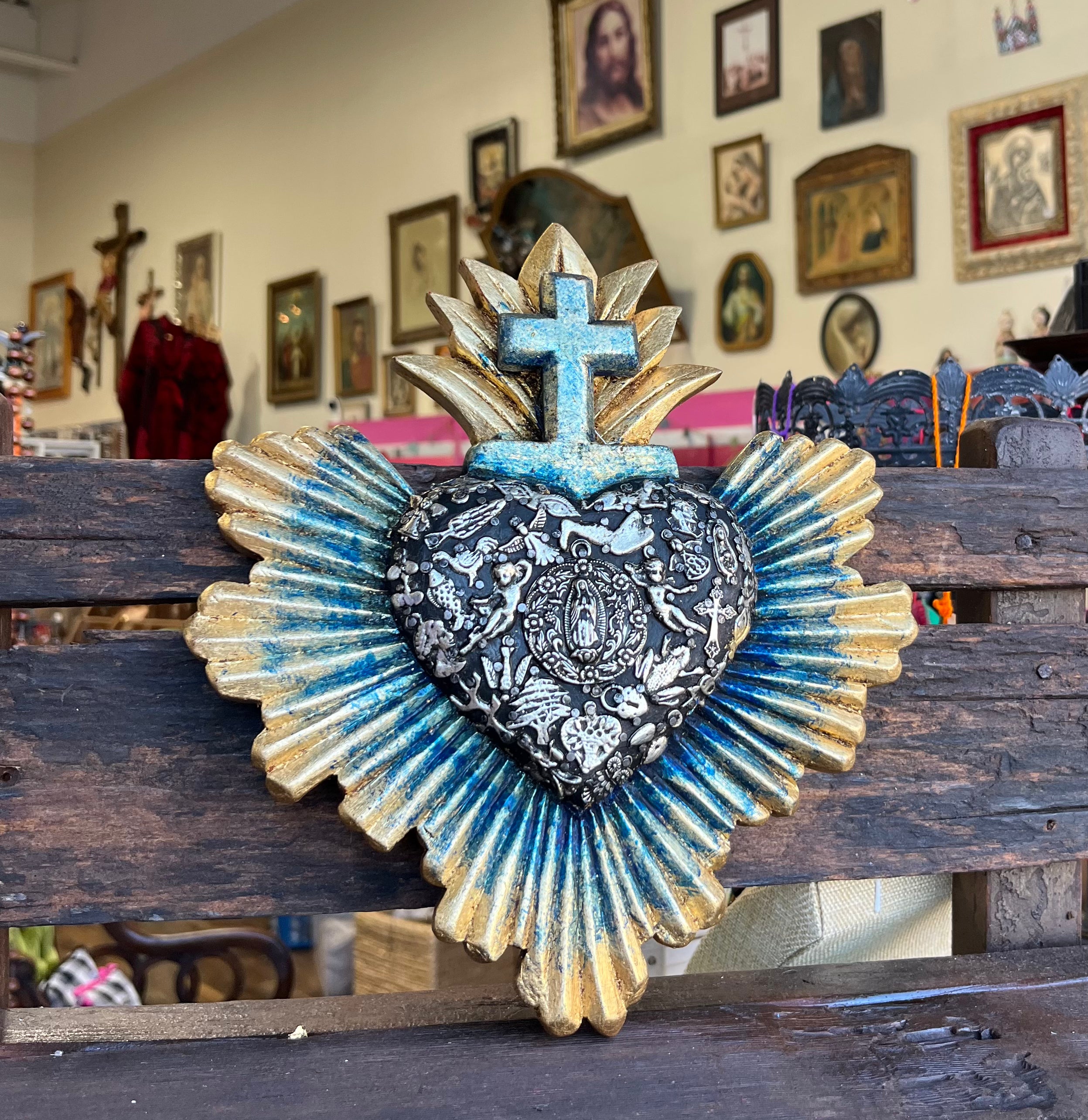 Milagros Corazon with Rays