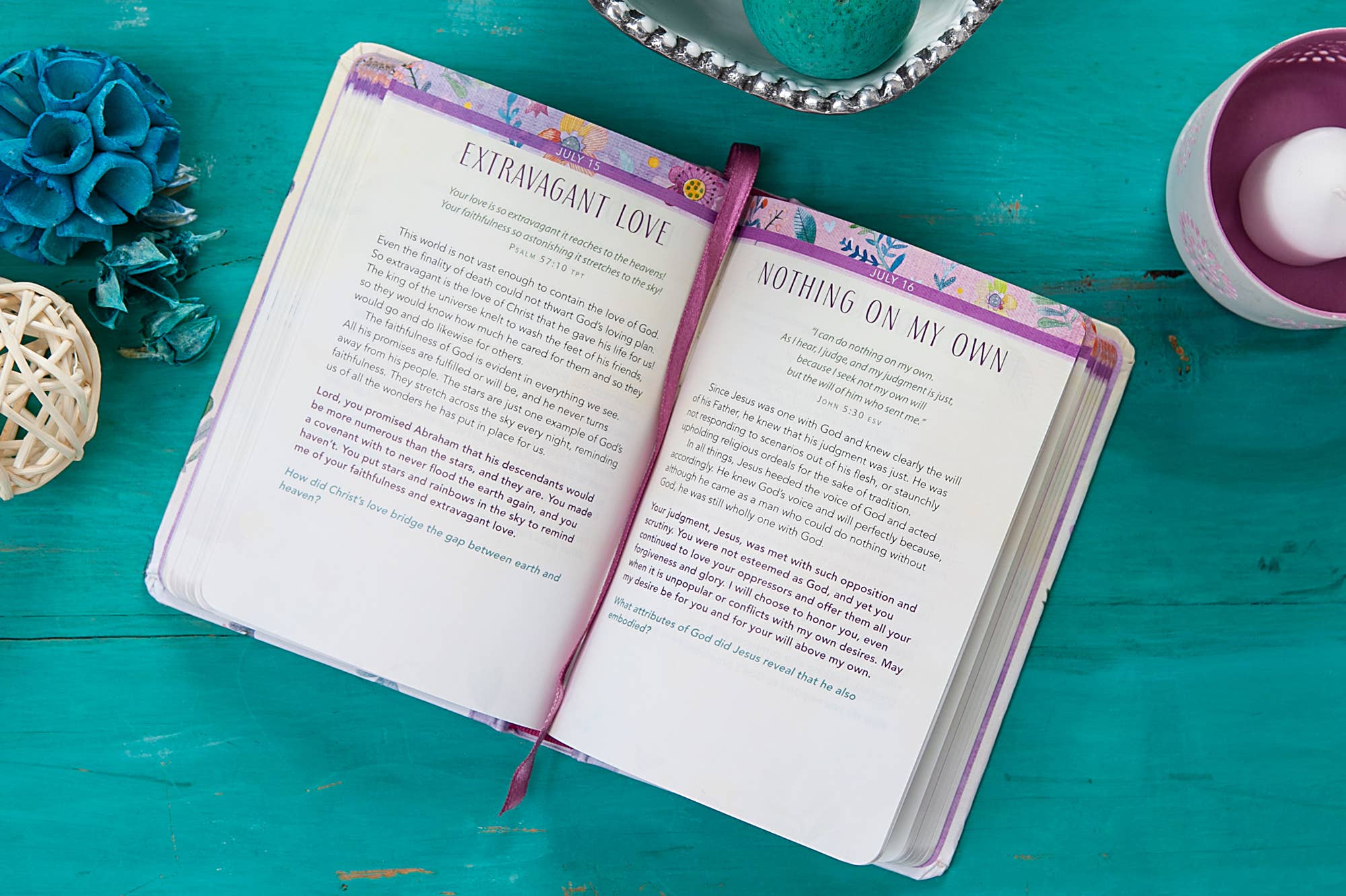 Amazing Grace (Yearlong Devotional, Linen-bound Hardcover)
