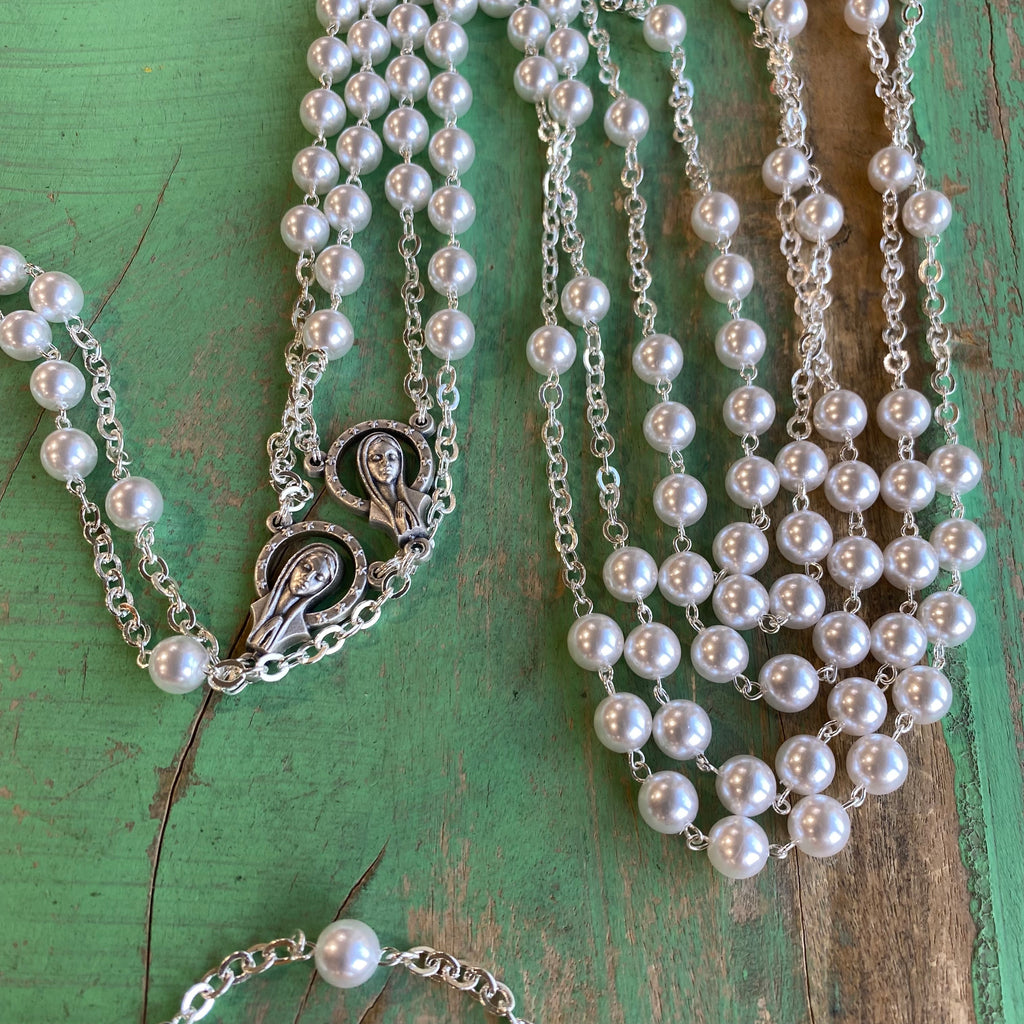 Pearl Wedding Lasso