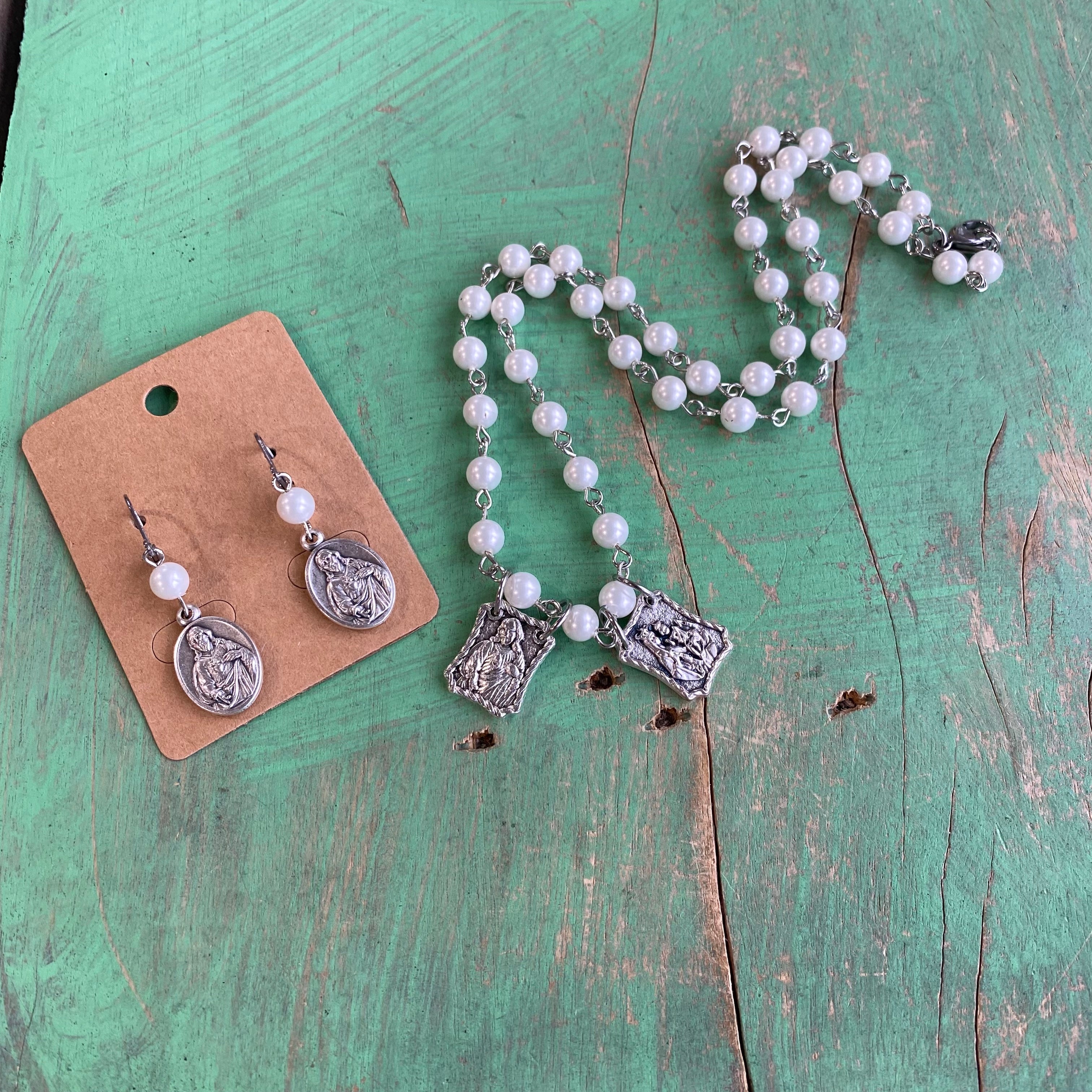 Italian Shell Pearl Scapular Necklace