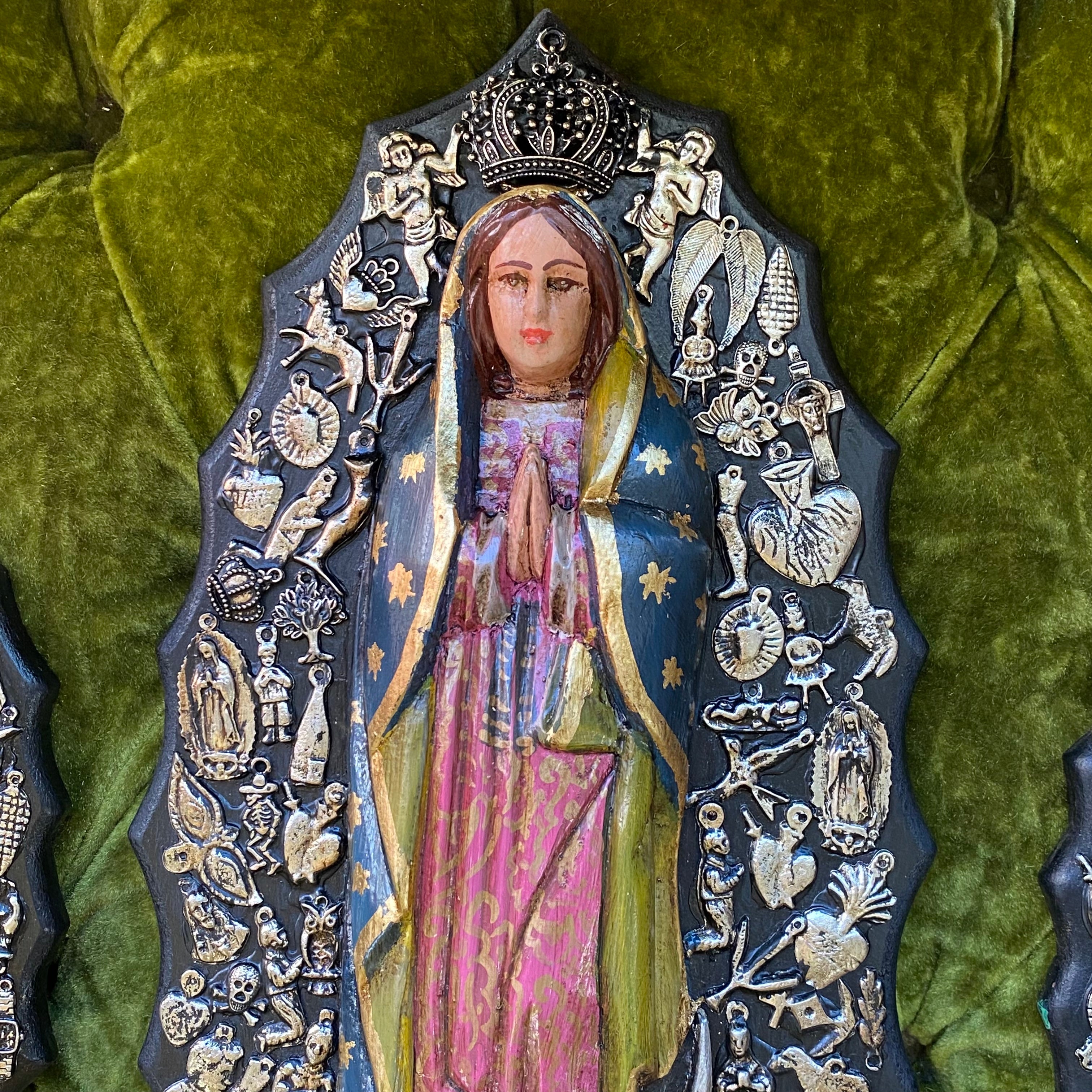 OLG Milagros Statues