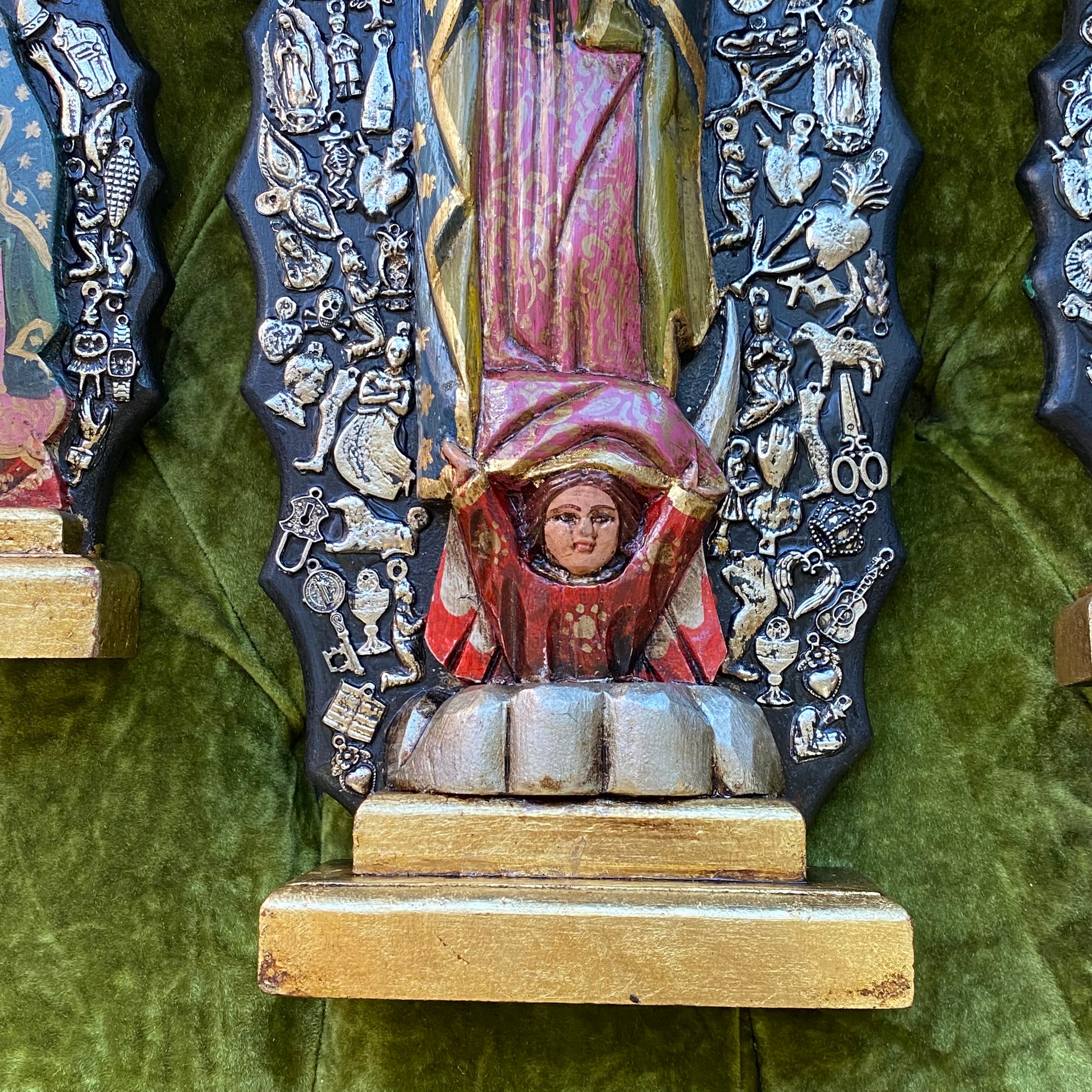 OLG Milagros Statues