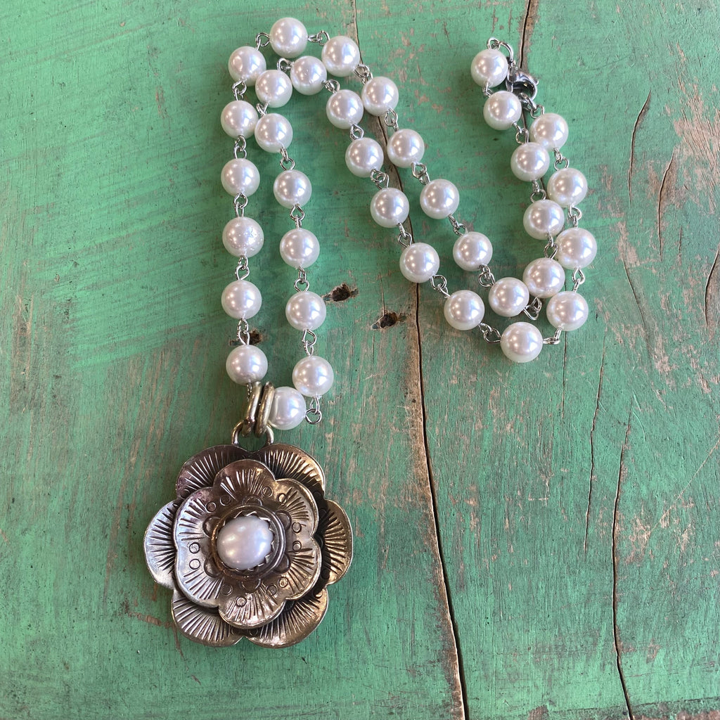 Pearls and Flowers Necklace