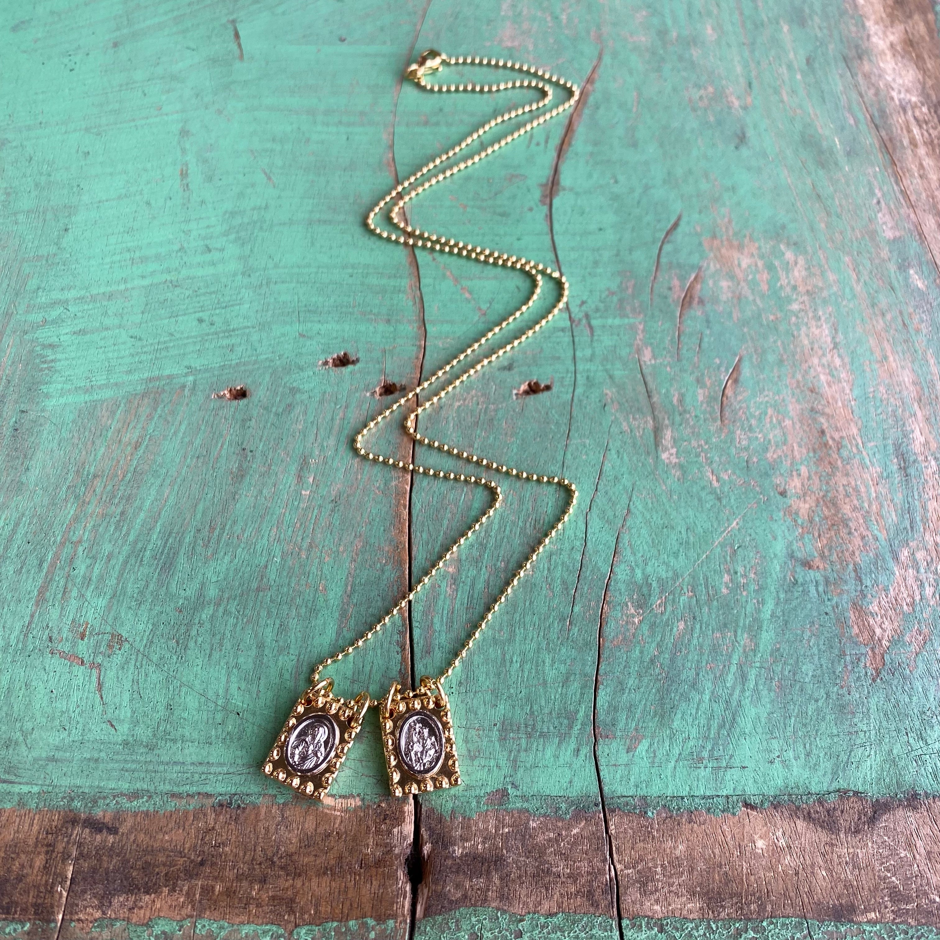 Two-Tone Scapular