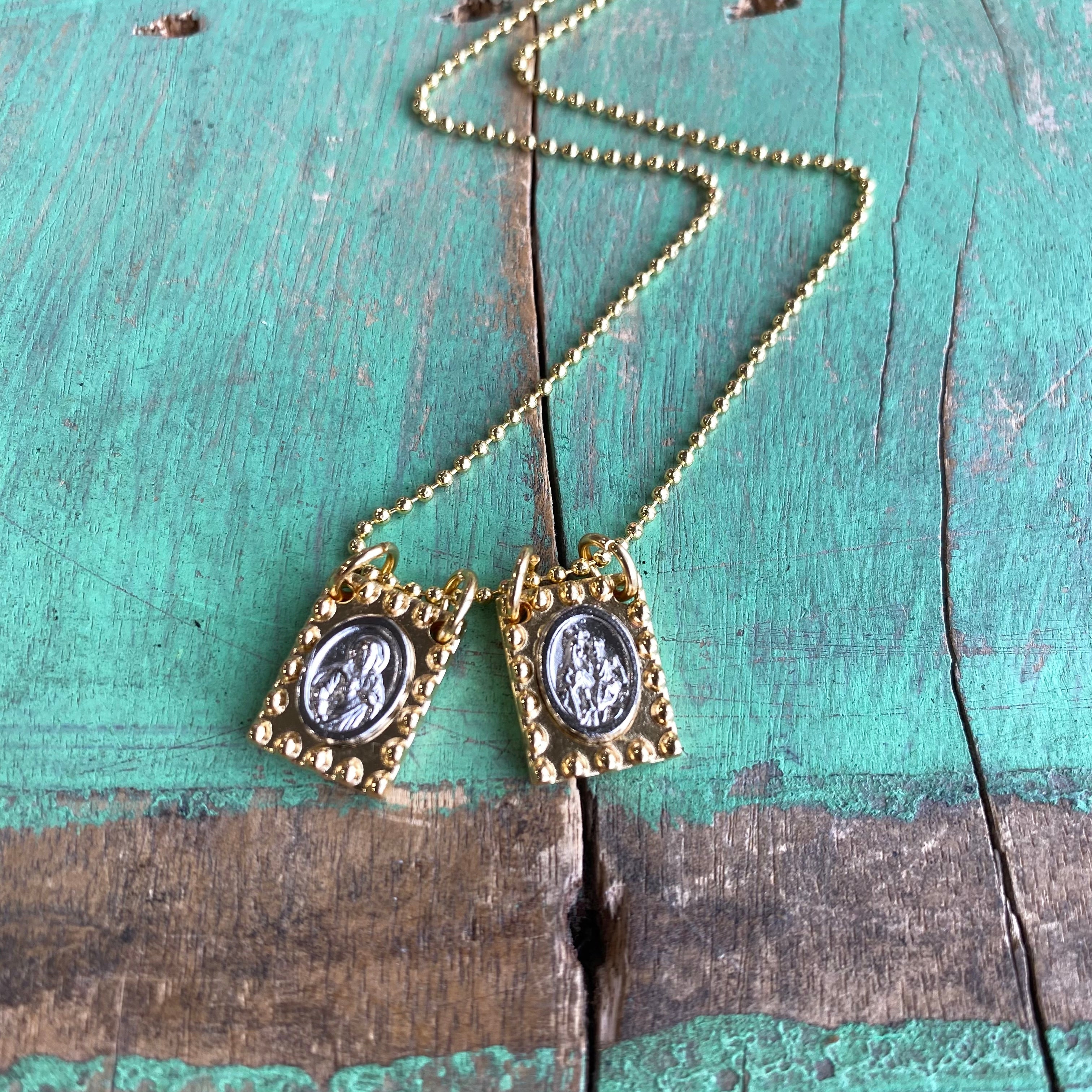 Two-Tone Scapular