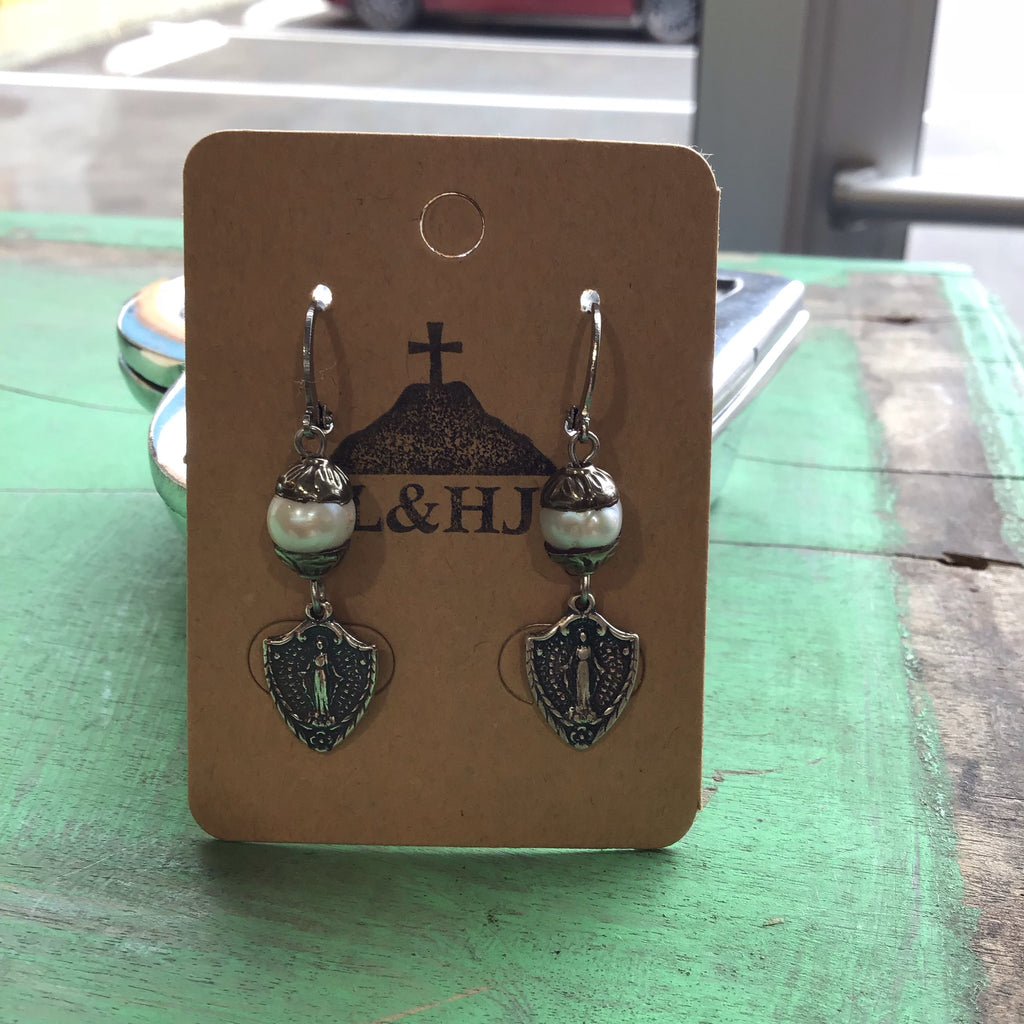 Capped Pearl Earrings