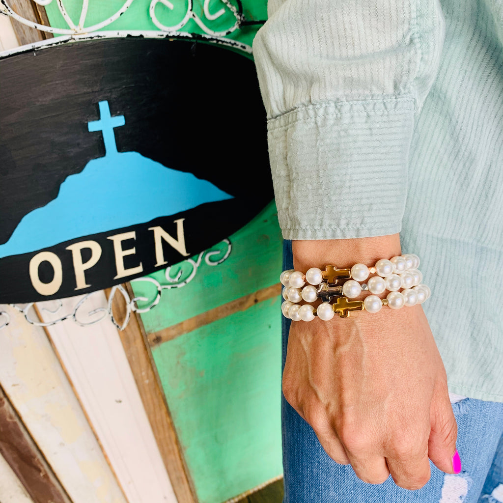 Chunky Cross Pearl Bracelet