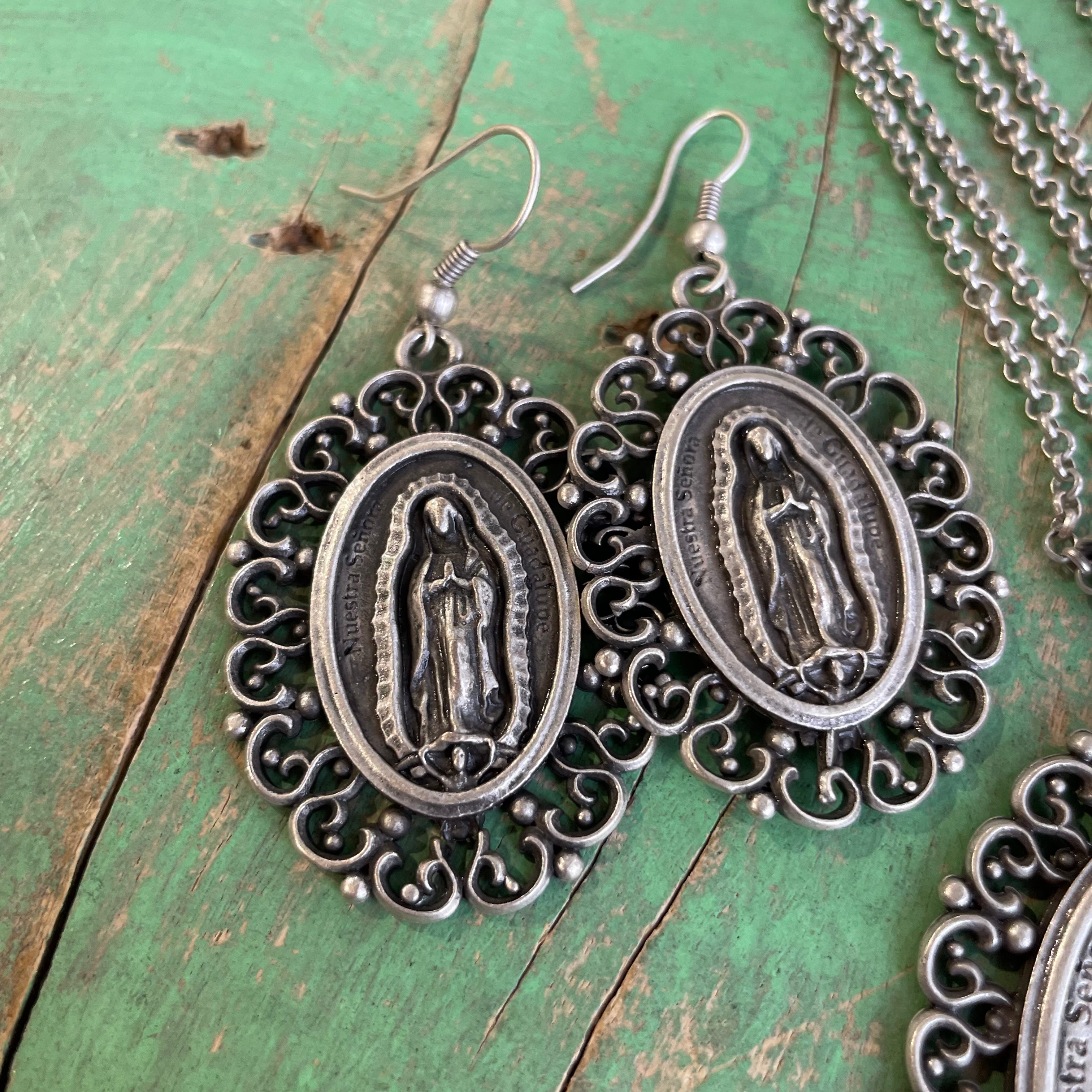 Silver Scalloped OLG Pieces