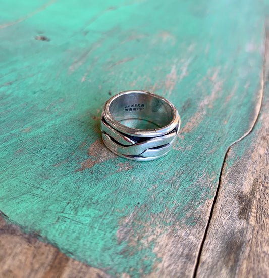 Crown of Thorns Spinner Ring